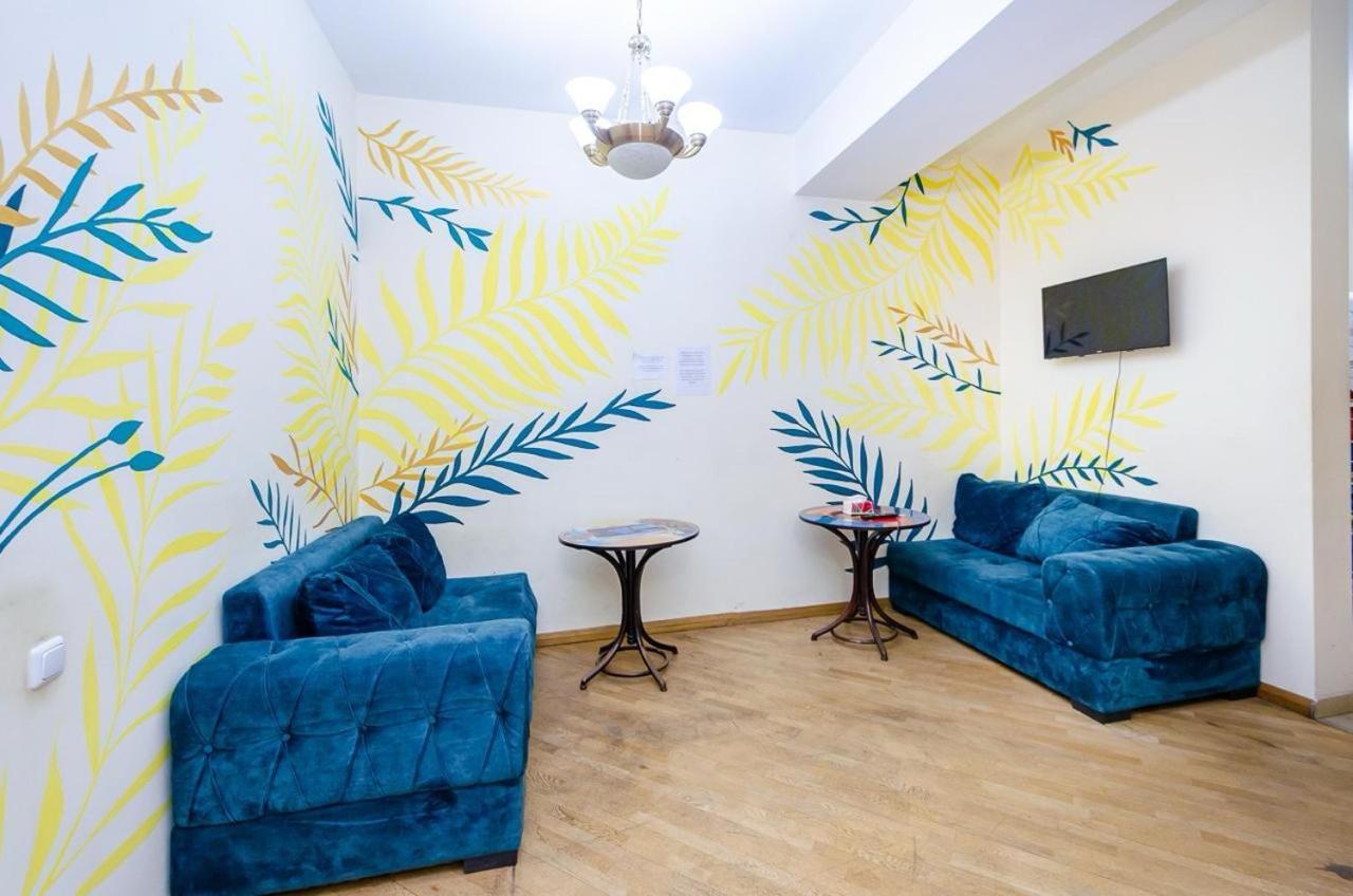 יירבאן Areva Hostel & Apartment מראה חיצוני תמונה