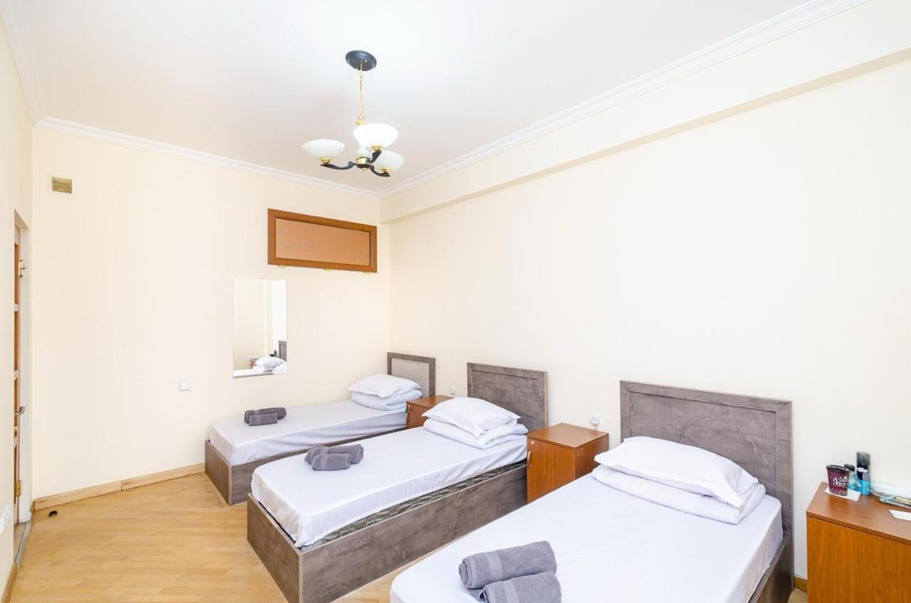 יירבאן Areva Hostel & Apartment מראה חיצוני תמונה