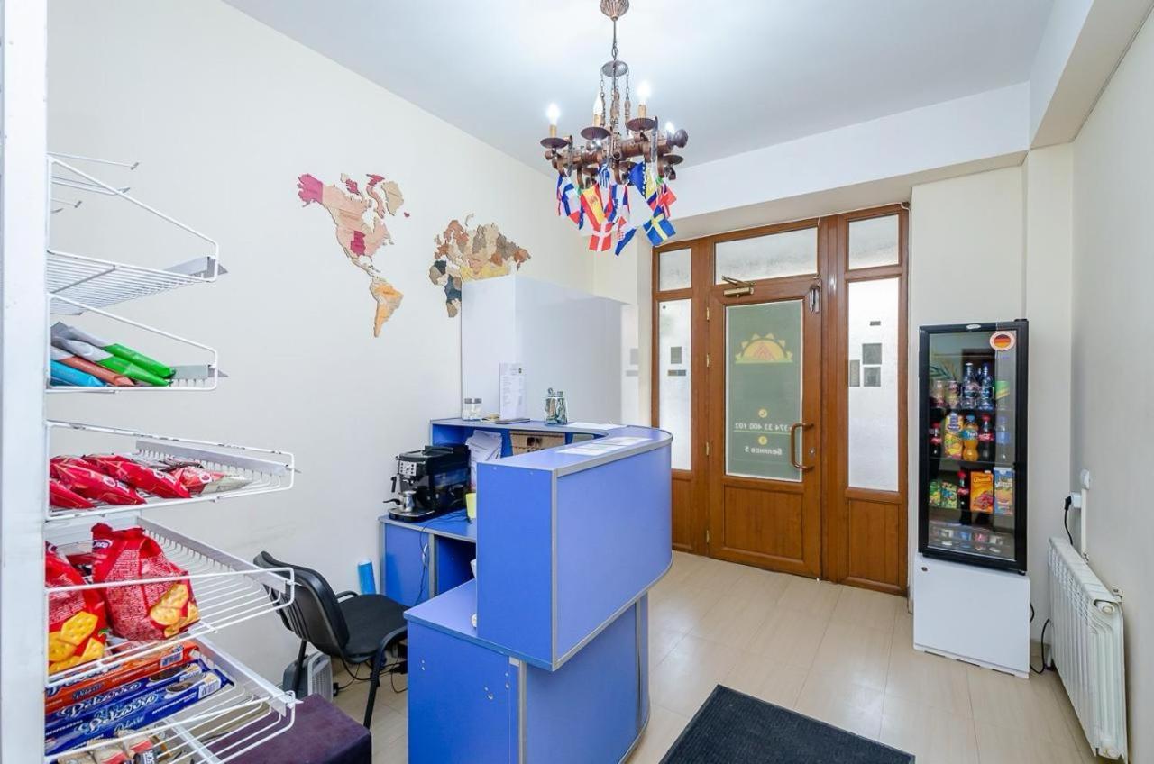 יירבאן Areva Hostel & Apartment מראה חיצוני תמונה