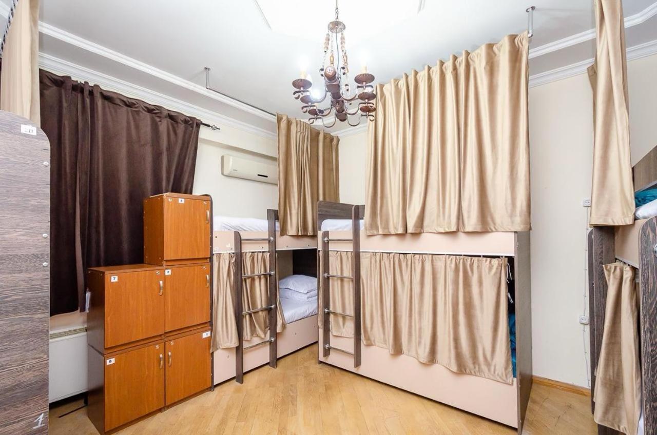 יירבאן Areva Hostel & Apartment מראה חיצוני תמונה